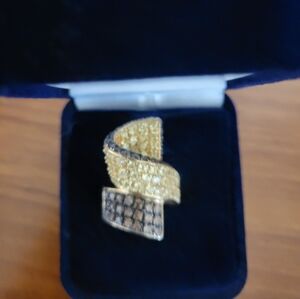 Elegant Gold Women's Ring Simulated, Chocolate And Canary Diamonds.